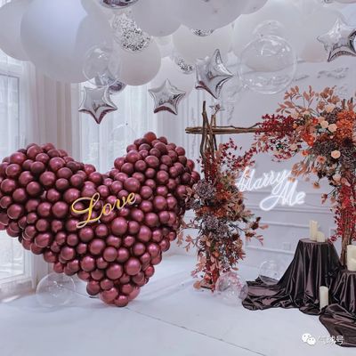 求婚現(xiàn)場氣球藝術(shù)布置與舞臺造型策劃全攻略